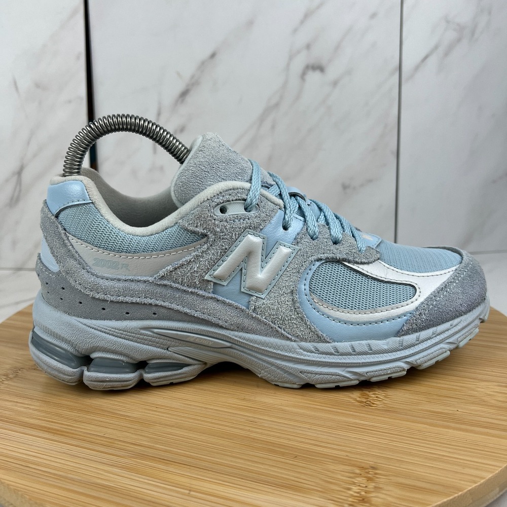 New Balance 2002R GS Youth Size 5.5 [Womens 7] Blue White Suede Running Shoes